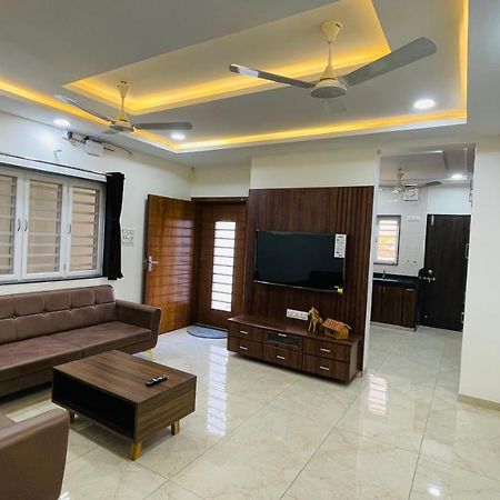 Luxurious 3 Bhk Villa In Bhuj - Shivani Homestay Exteriör bild